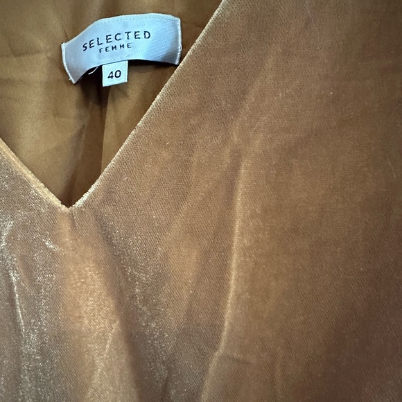 Top - Picture 3 of 12